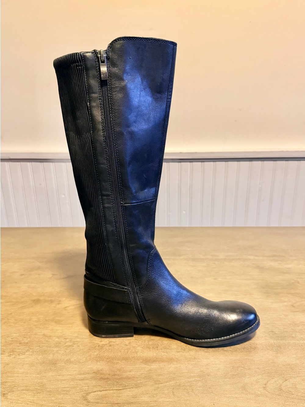 CAPRICE LEATHER STRETCH BACK KNEE BOOTS - BLACK COMB